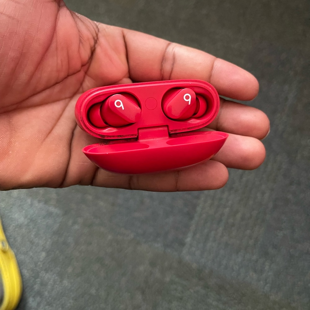 Beats Studio Buds